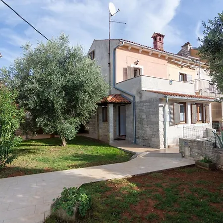 House With A Parking Space Valtura, - 16611 Pula
